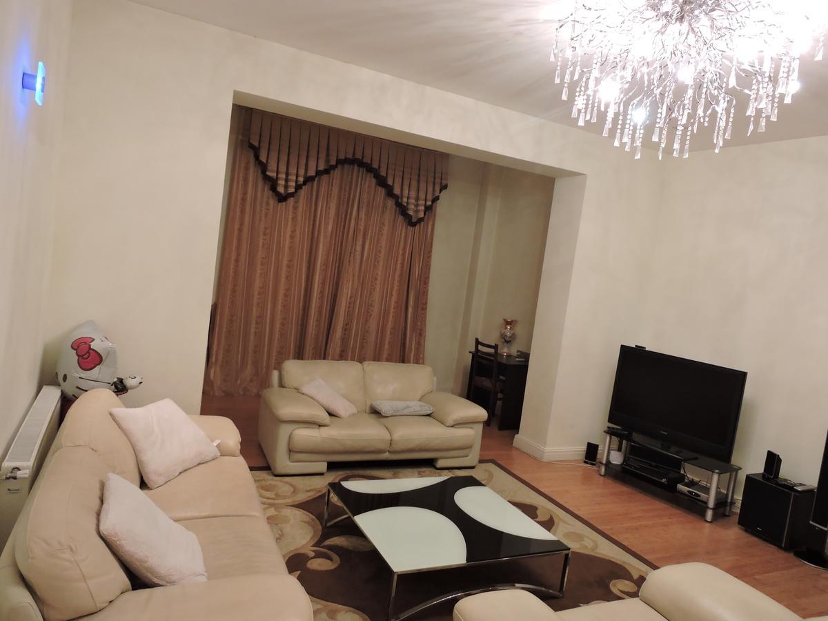 Appartamento 1 Shota Rustaveli Avenue Tbilisi Esterno foto