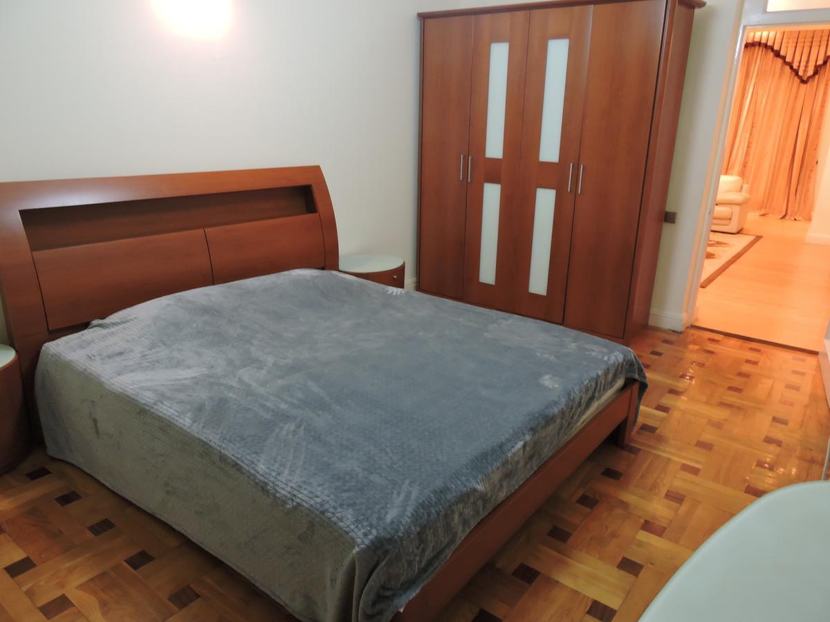 Appartamento 1 Shota Rustaveli Avenue Tbilisi Esterno foto