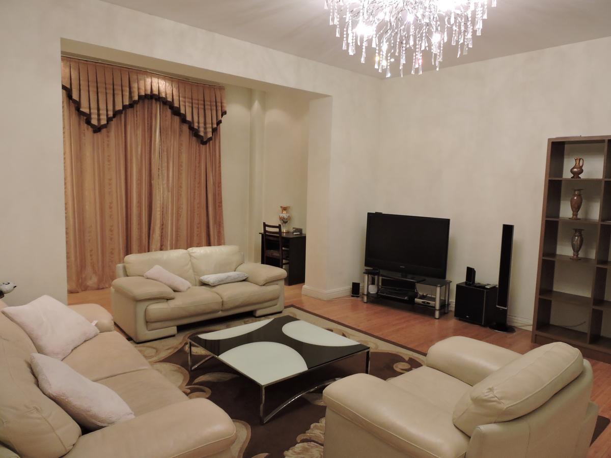 Appartamento 1 Shota Rustaveli Avenue Tbilisi Esterno foto